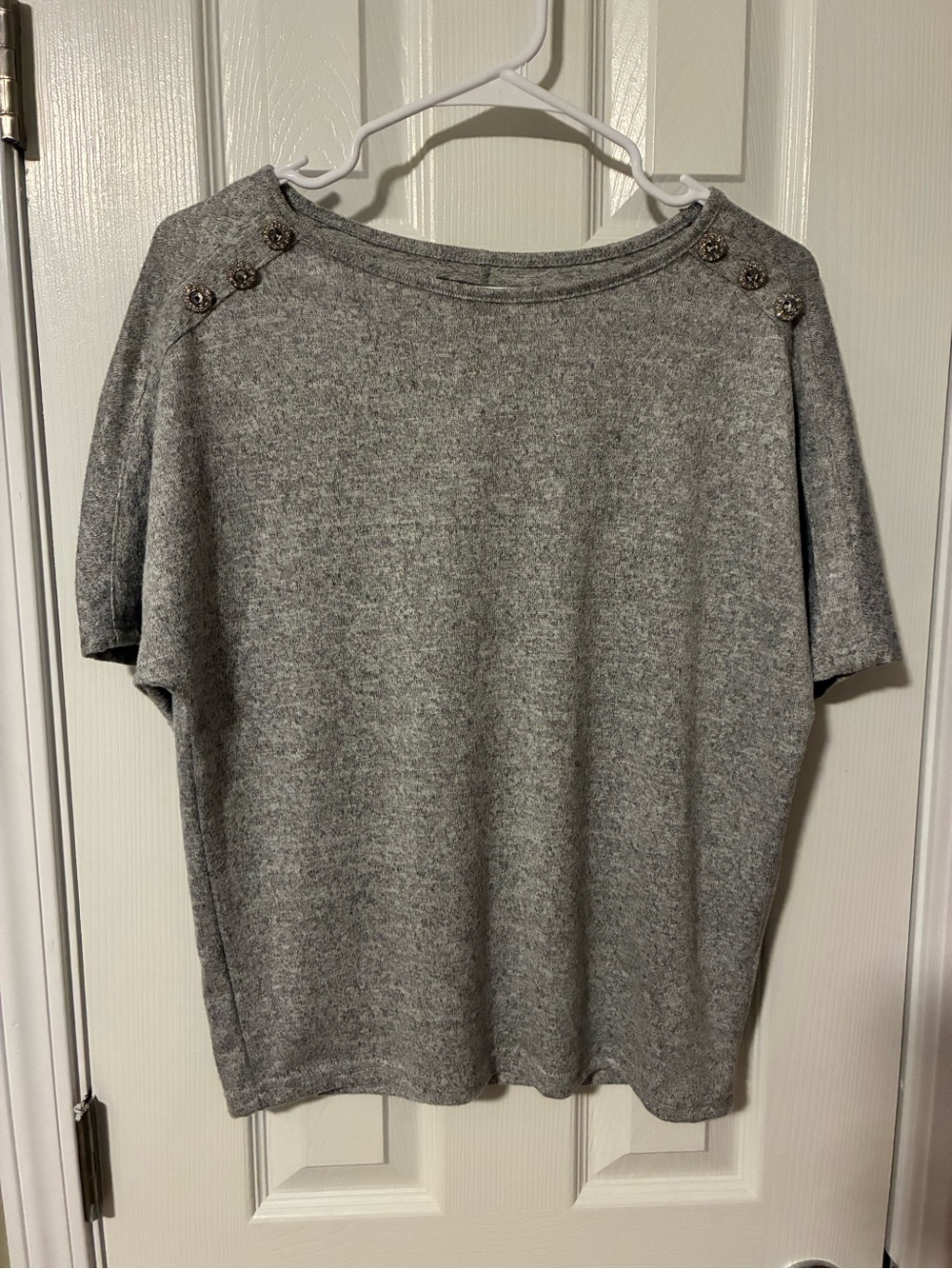 Daisy Fuentes Gray Crewneck Short-Sleeve Sweater with Shoulder Buttons